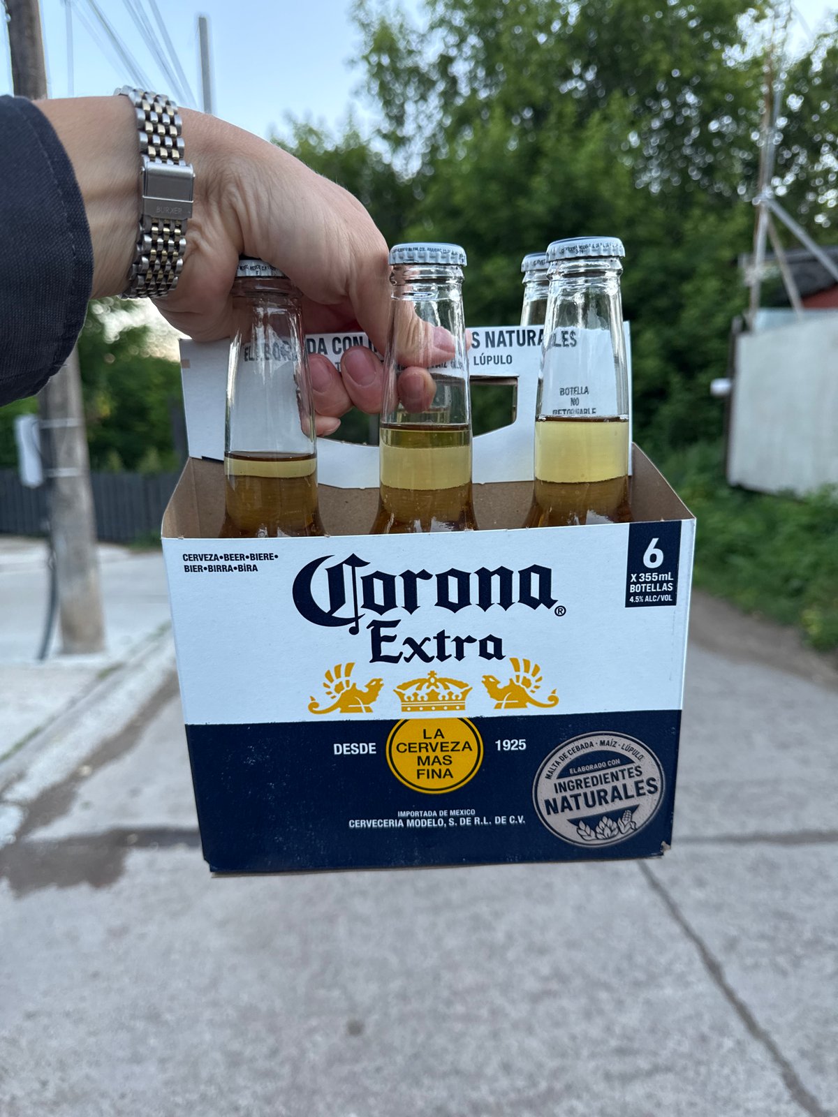 Beer run and mirror selfie in Chaikovsky, Russia