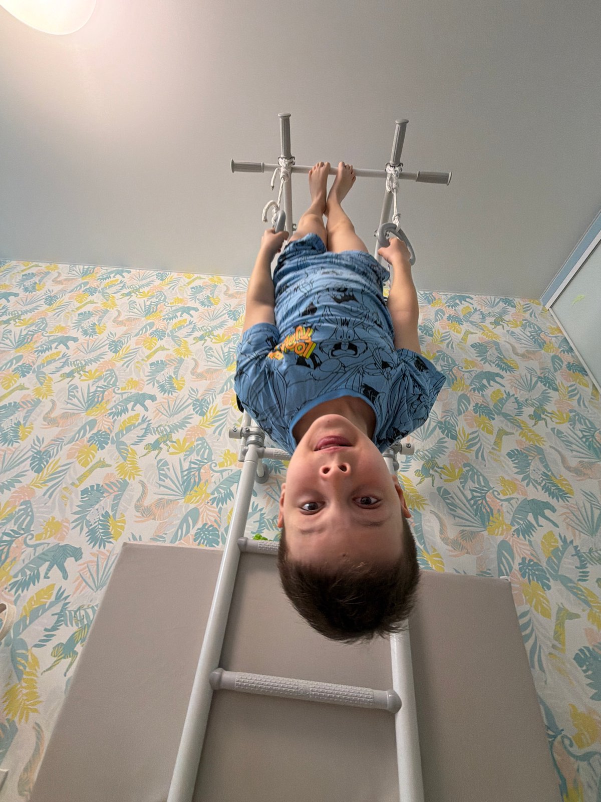 Morning family life documented in Votkinsk home activities