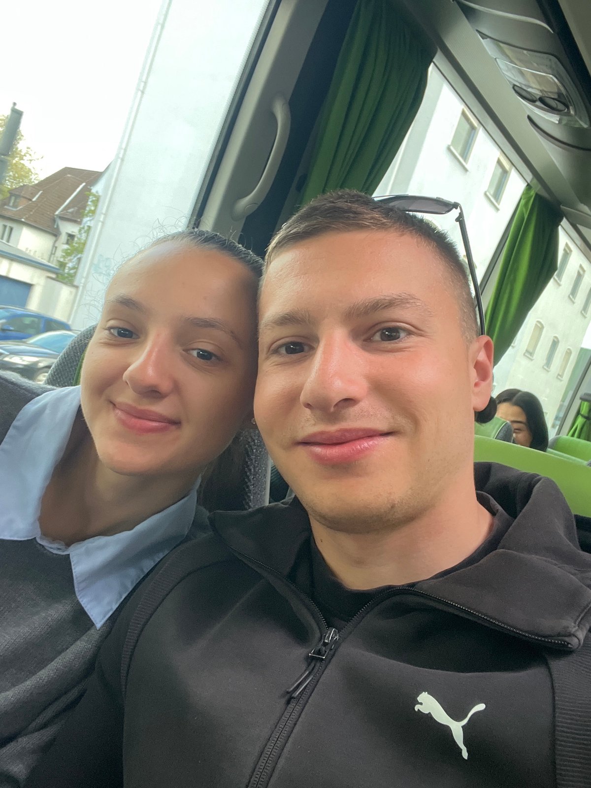 Couple takes selfie on bus in Saarbrücken