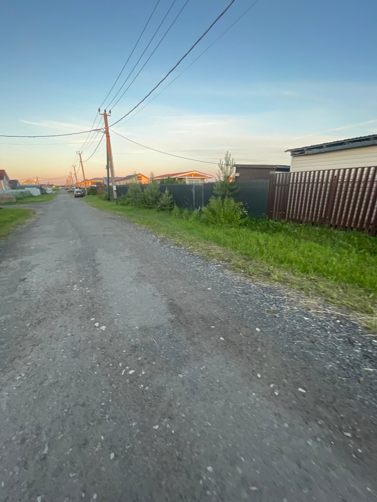 Evening stroll through a quiet Russian village, Bol'shoe Zaborod'e