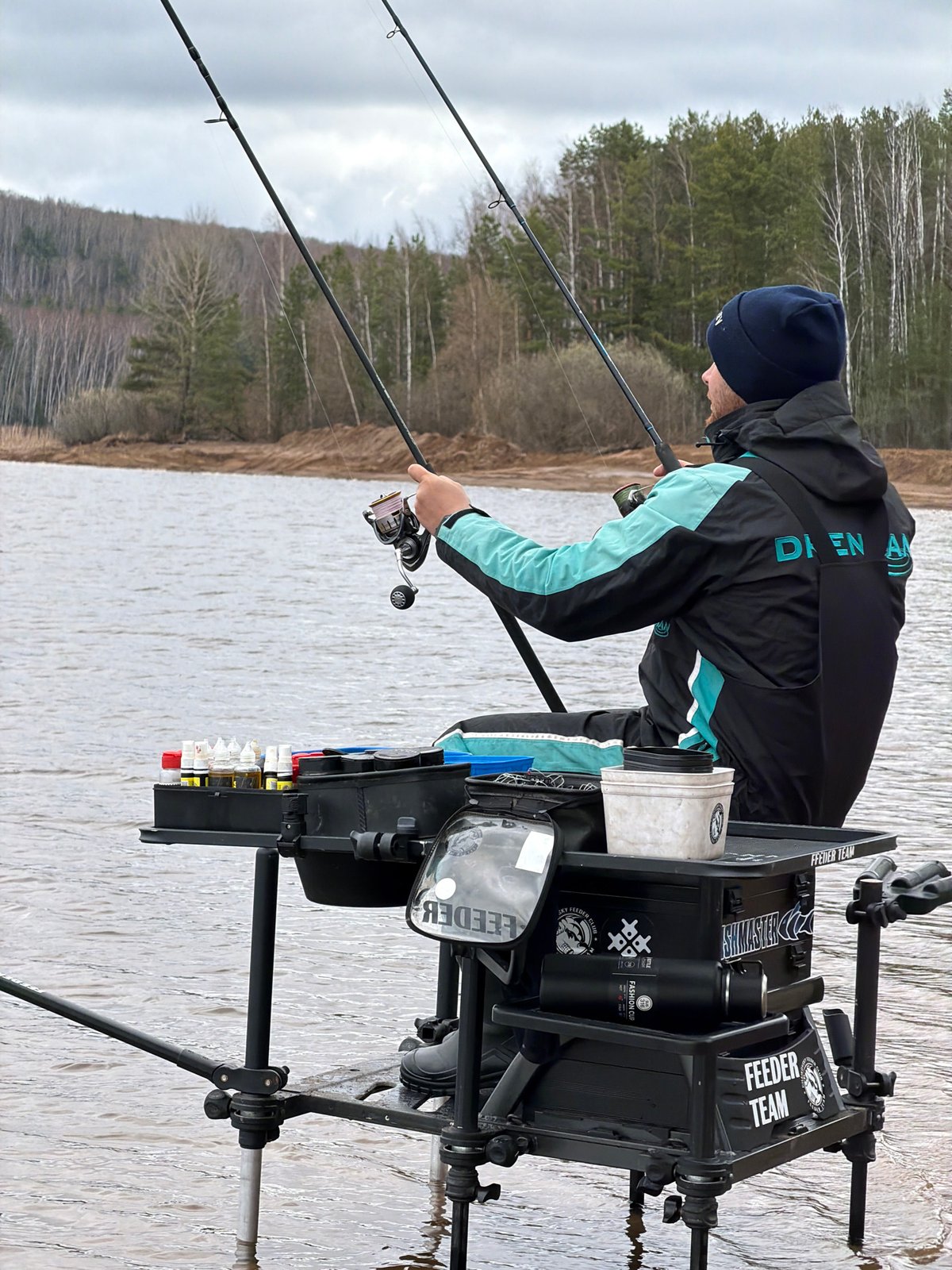 Early morning fishing session documented at Votkinsk Reservoir, Chaikovsky