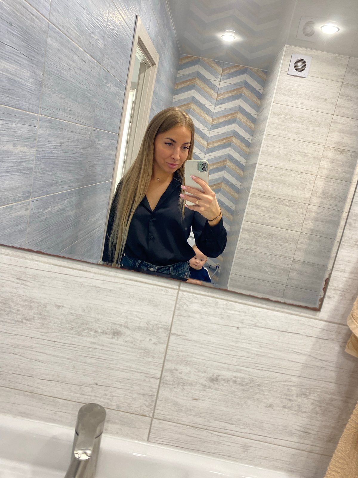 Morning selfies and residential views captured in Tyumen