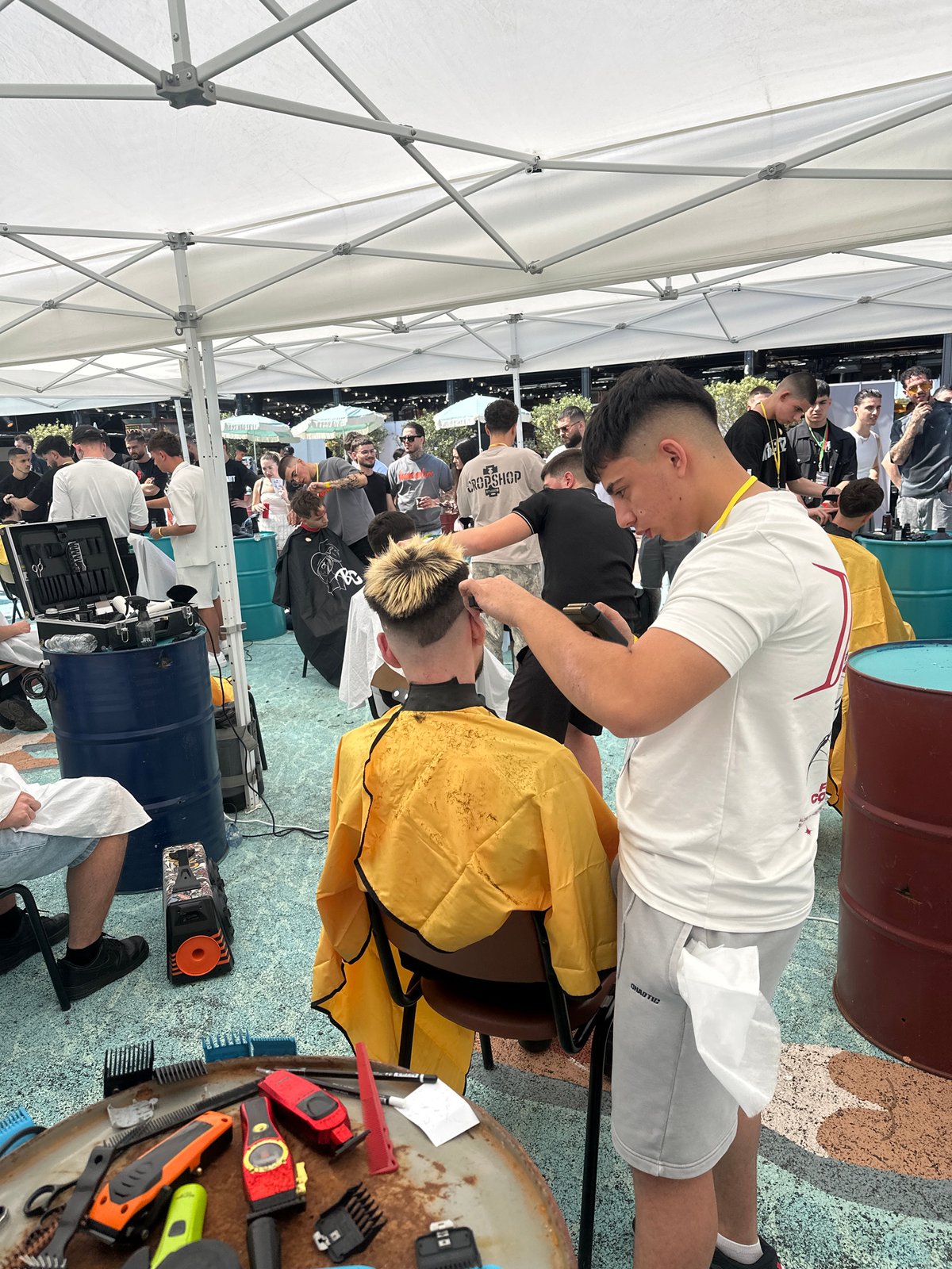Outdoor barbering event draws crowds in Sofia, Bulgaria