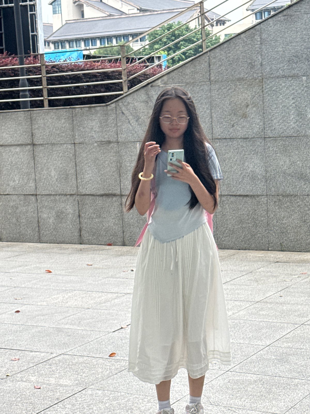 Black swans, cats, and campus life in Jiangjin one morning