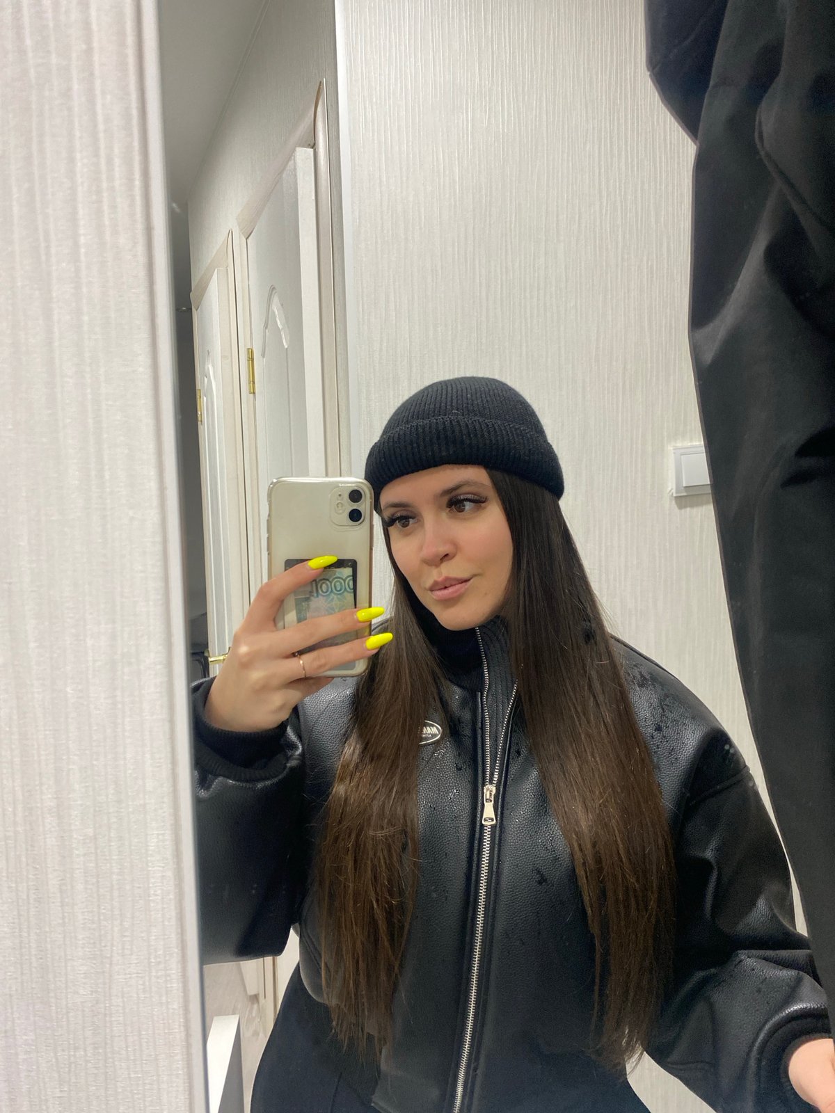 Evening selfies and cat moments captured in Chaikovsky, Russia