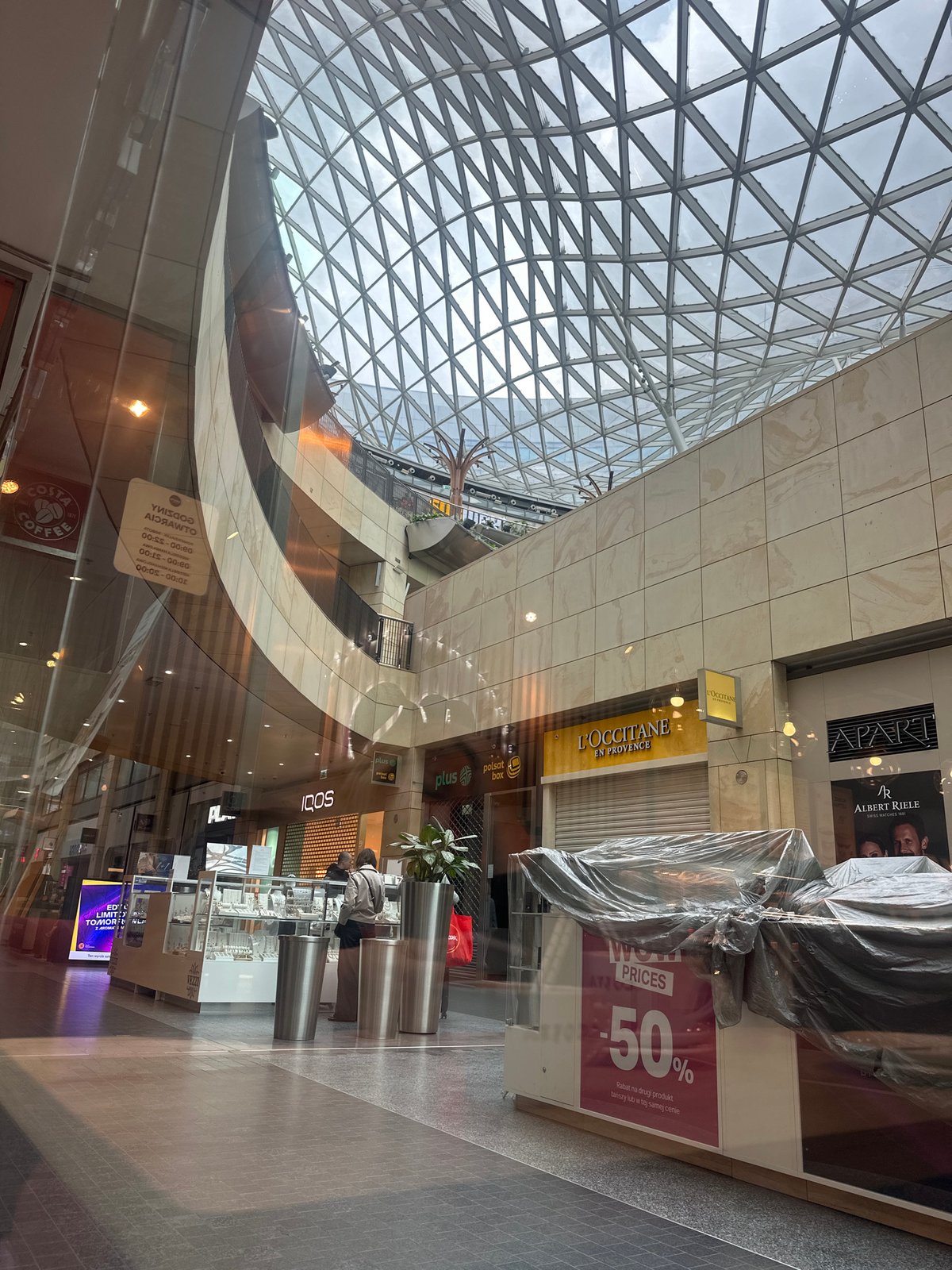 Morning tour of Warsaw landmarks and shopping districts