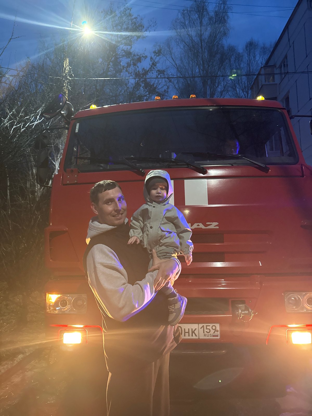 Evening stroll through Chaikovsky captured in five casual moments