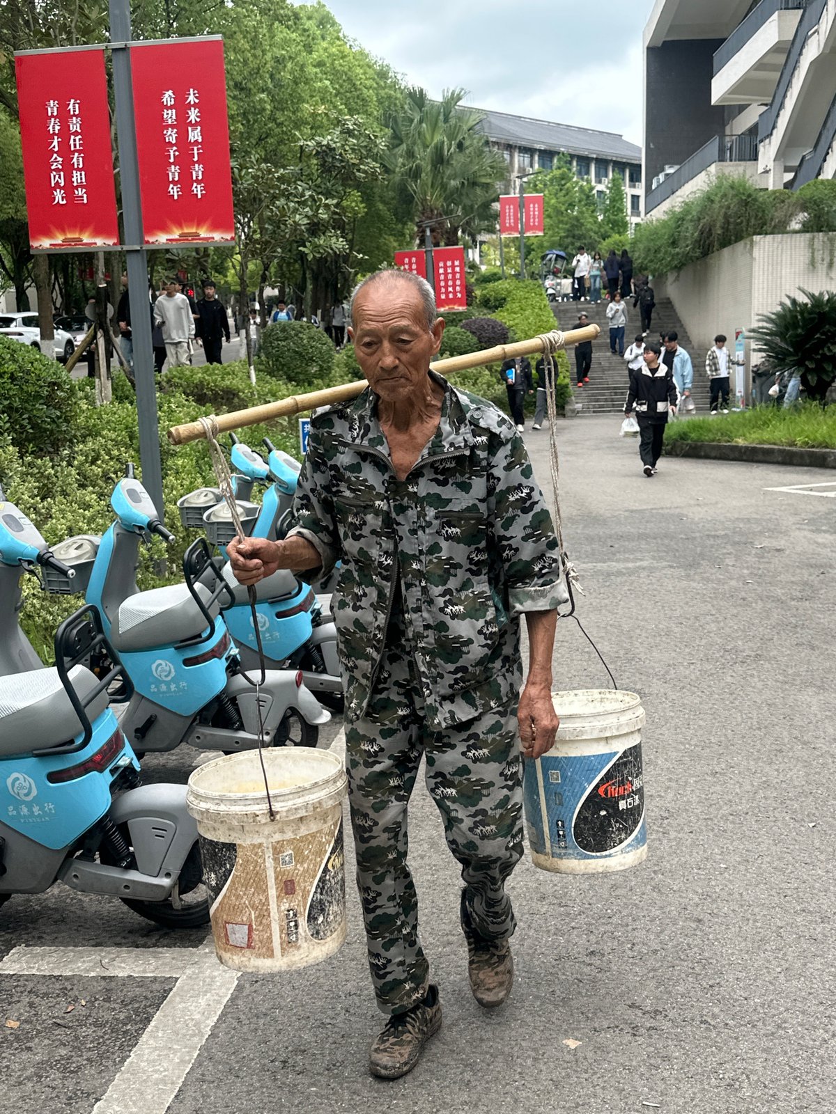 Early morning street life documented in Jiangjin, China