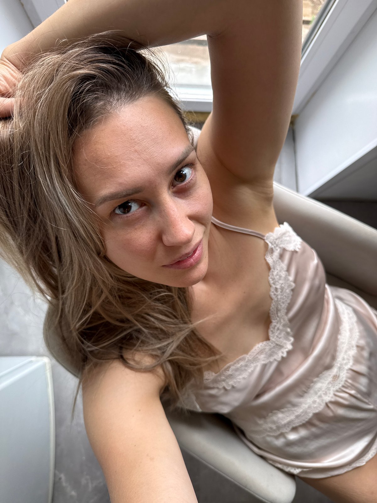 Casual at-home portraits from a morning in Chaikovsky