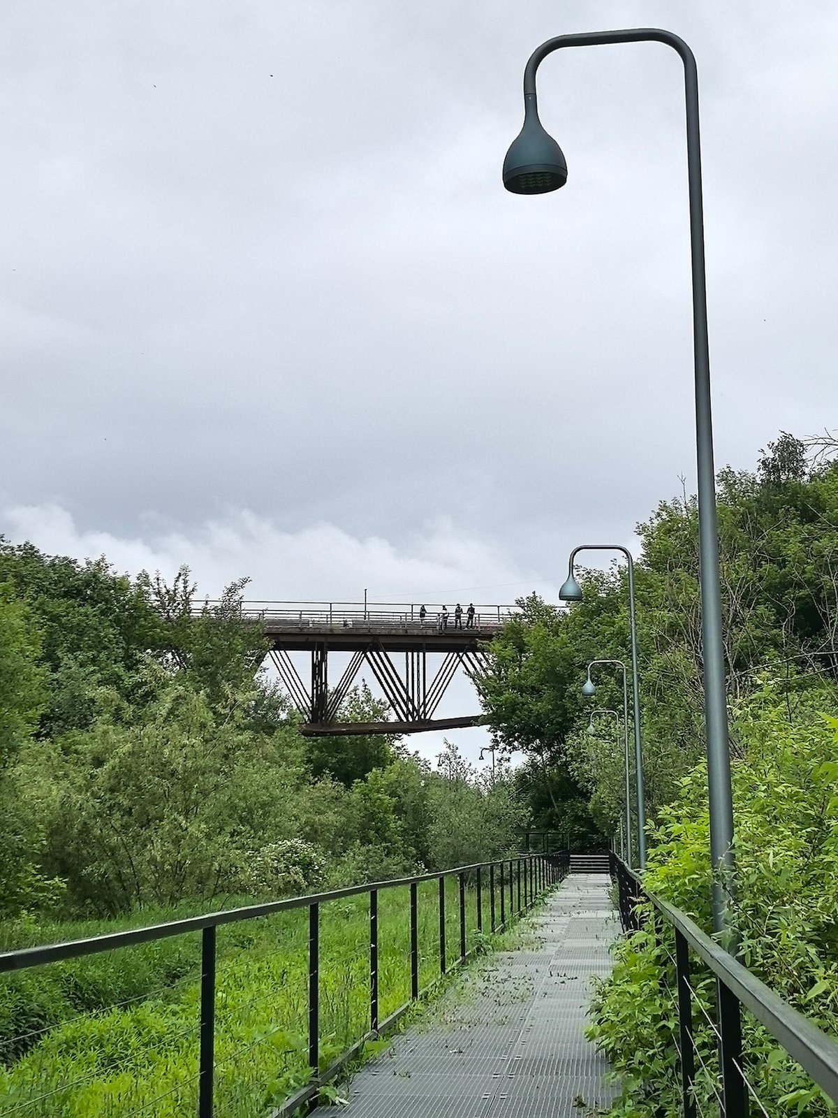 Morning walk documented through Perm's Razgulyai Park and museum