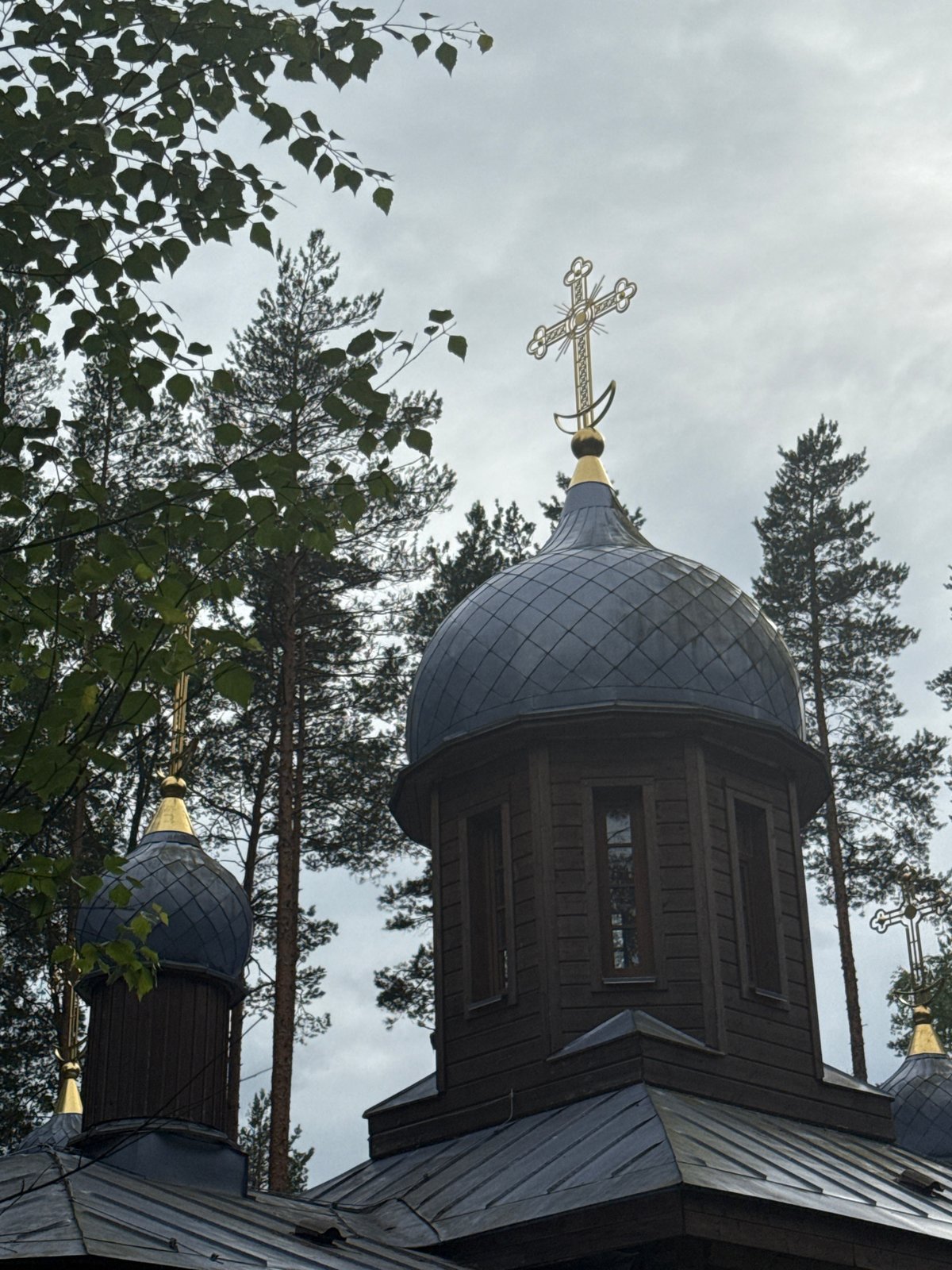 Wooden Orthodox church in Nenimäki, Russia, explored up close