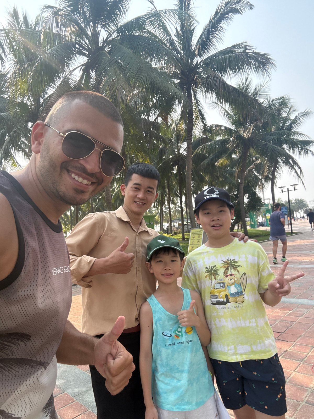 Family photos and motorbike rider captured in Đà Nẵng