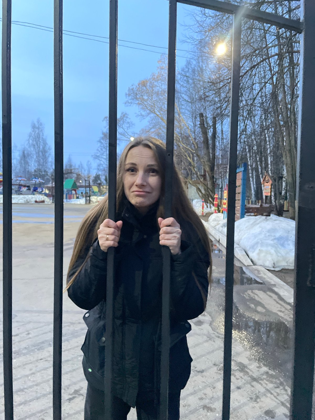 Outdoor sculptures and winter activities documented in Chaikovsky, Russia