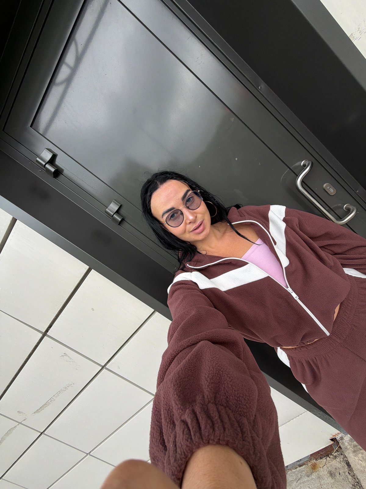 Person in tracksuit spotted around Sust'e-Konets, Russia morning