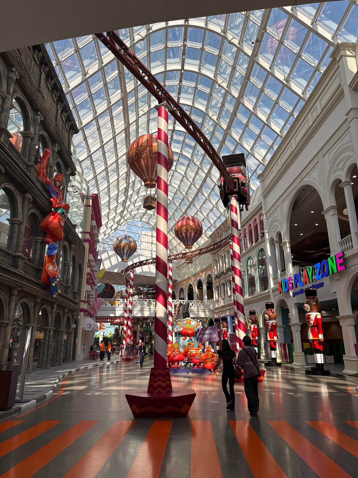 Indoor amusement park spotted in Moscow mall building