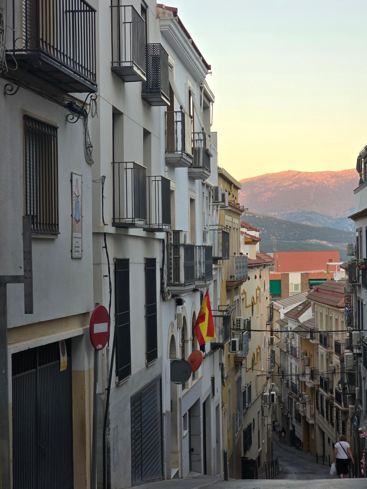 Evening wander through Jaén's old town with a shopping detour
