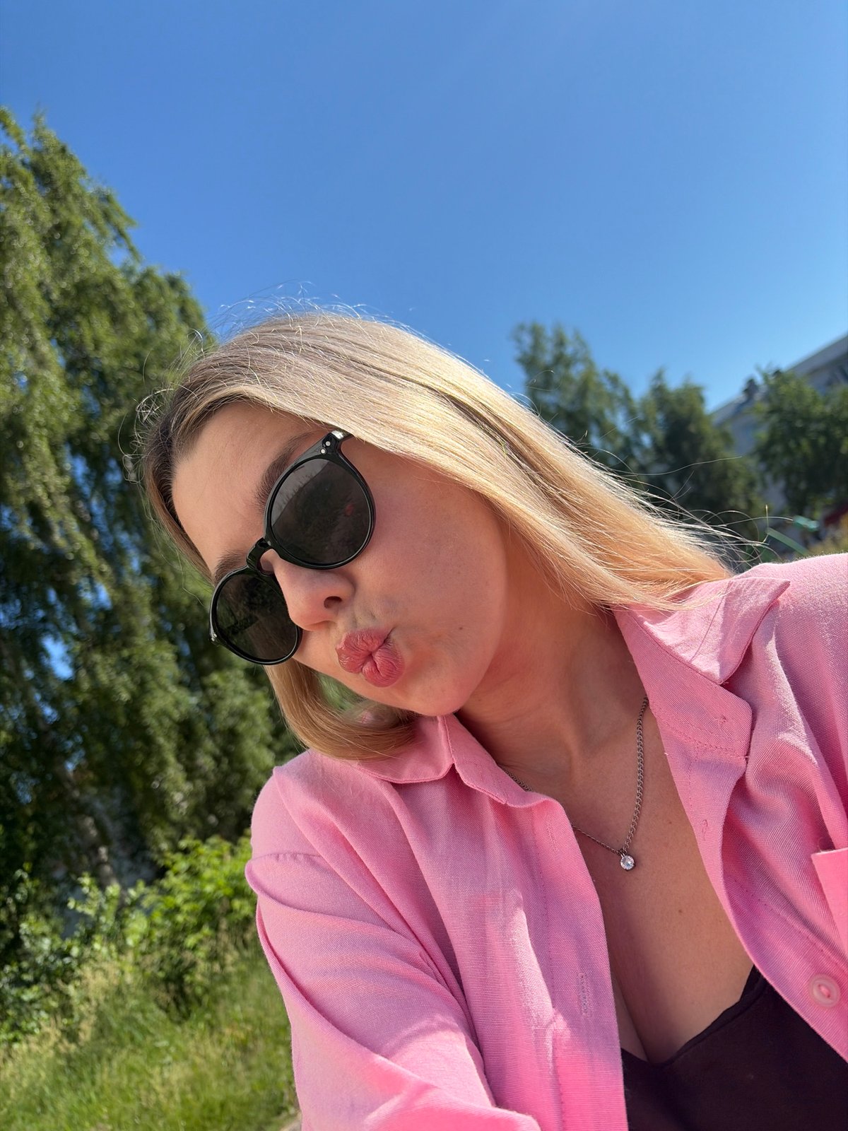 Morning selfie session documented across Chaikovsky, Russia parks