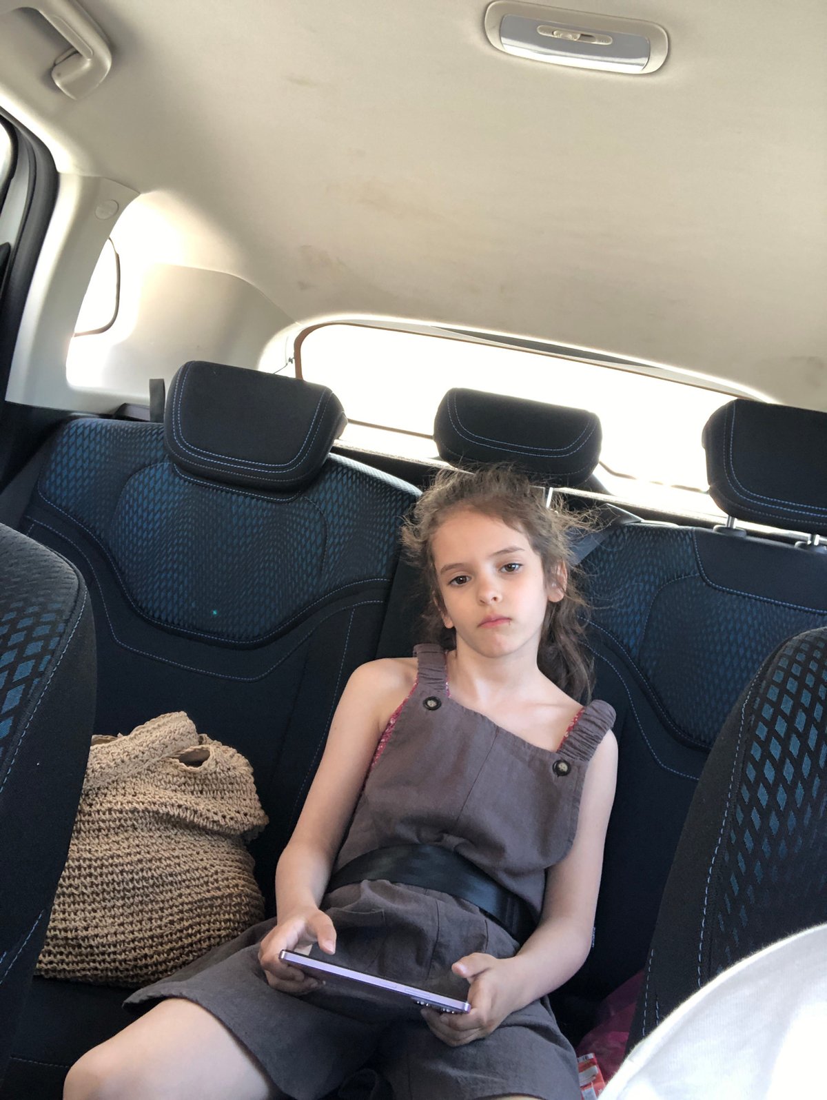Child passenger observed in vehicle in Saint Petersburg