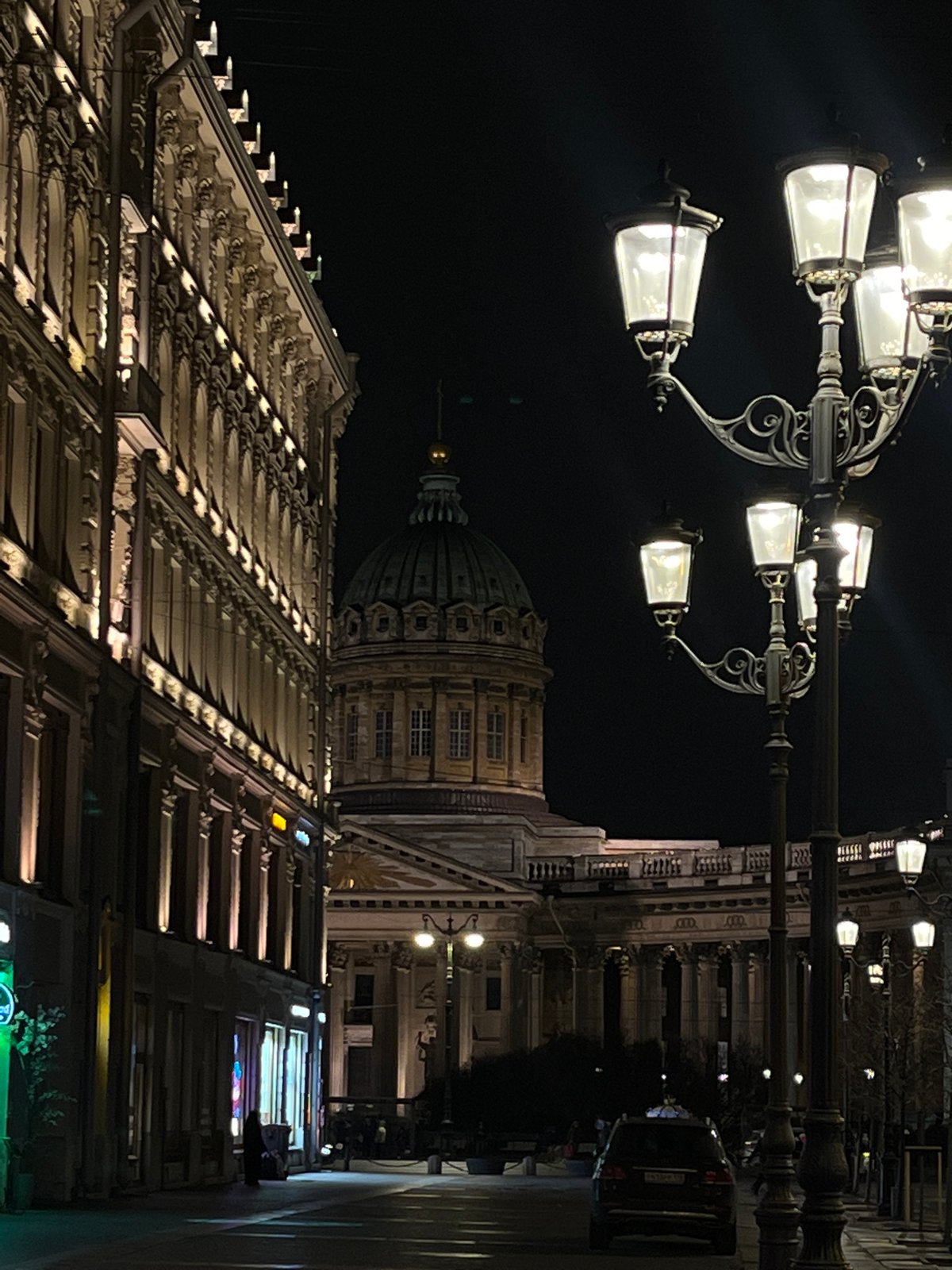 Evening illumination captured at Saint Petersburg's Kazan Cathedral