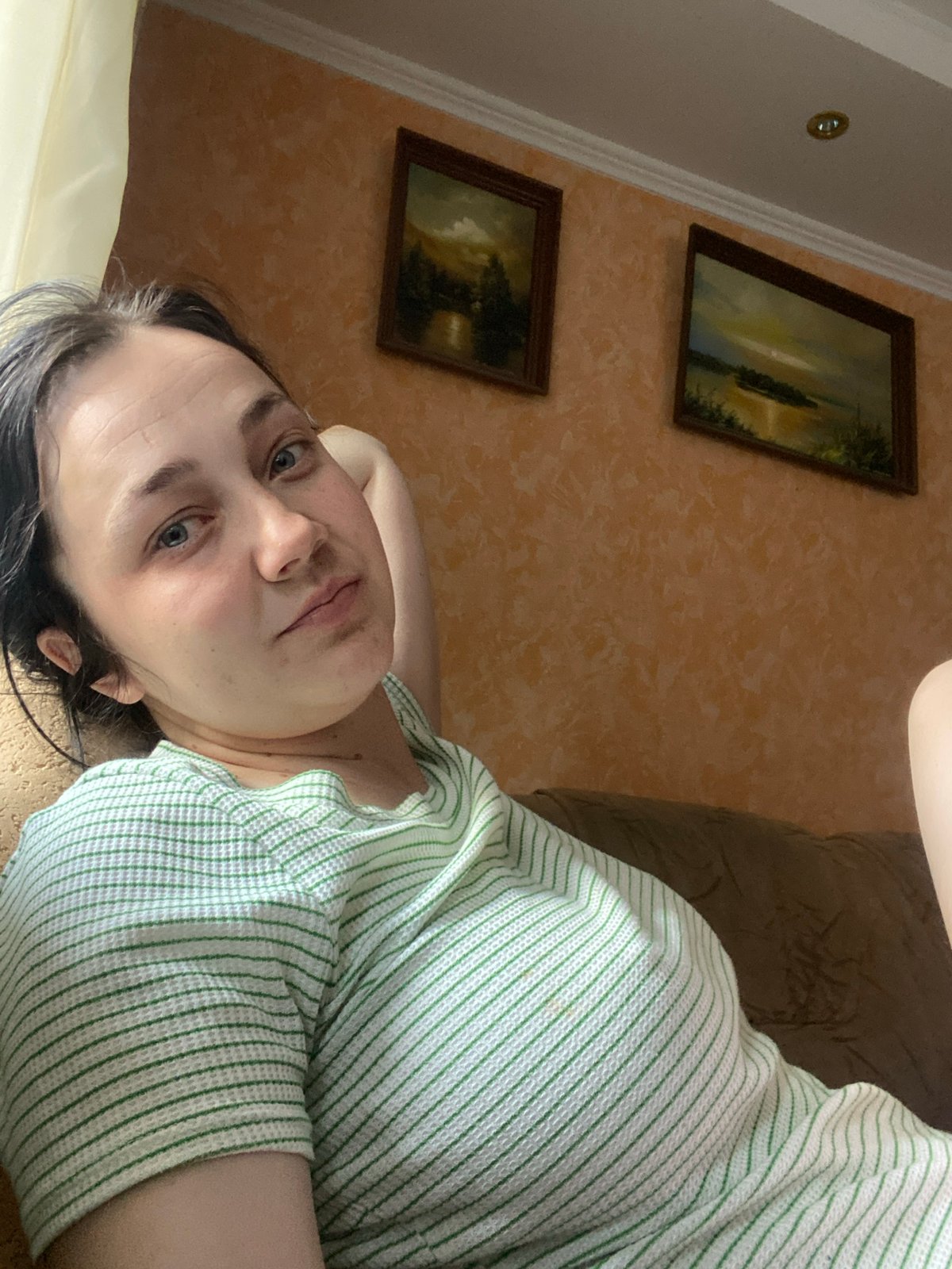 Early morning at home: lazy moments, cartoons, and soft light