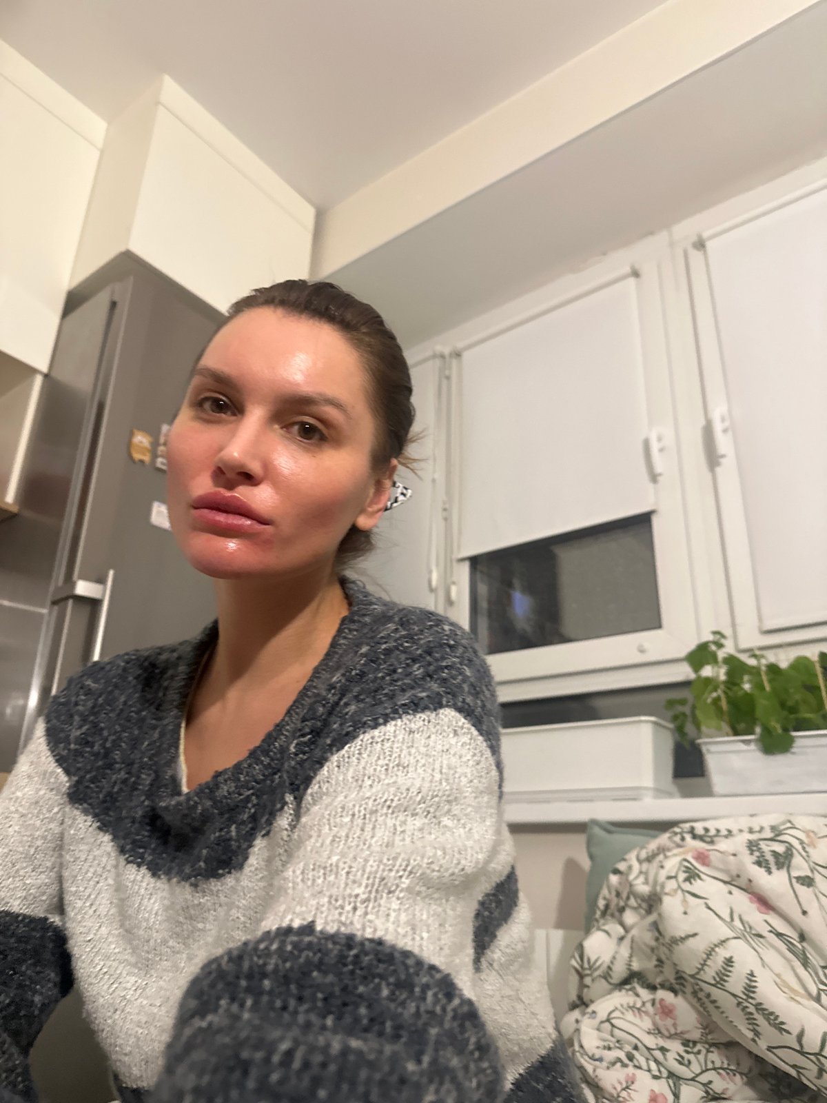 Evening domestic life documented across Moscow area homes