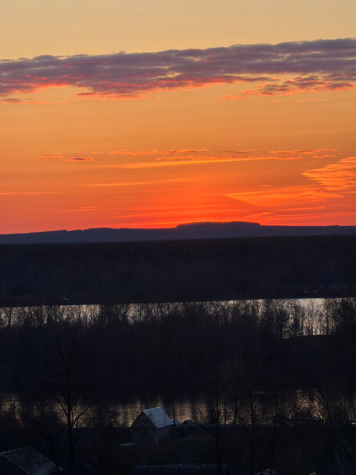 Sunset scenes and cat captured in Chaikovsky, Russia