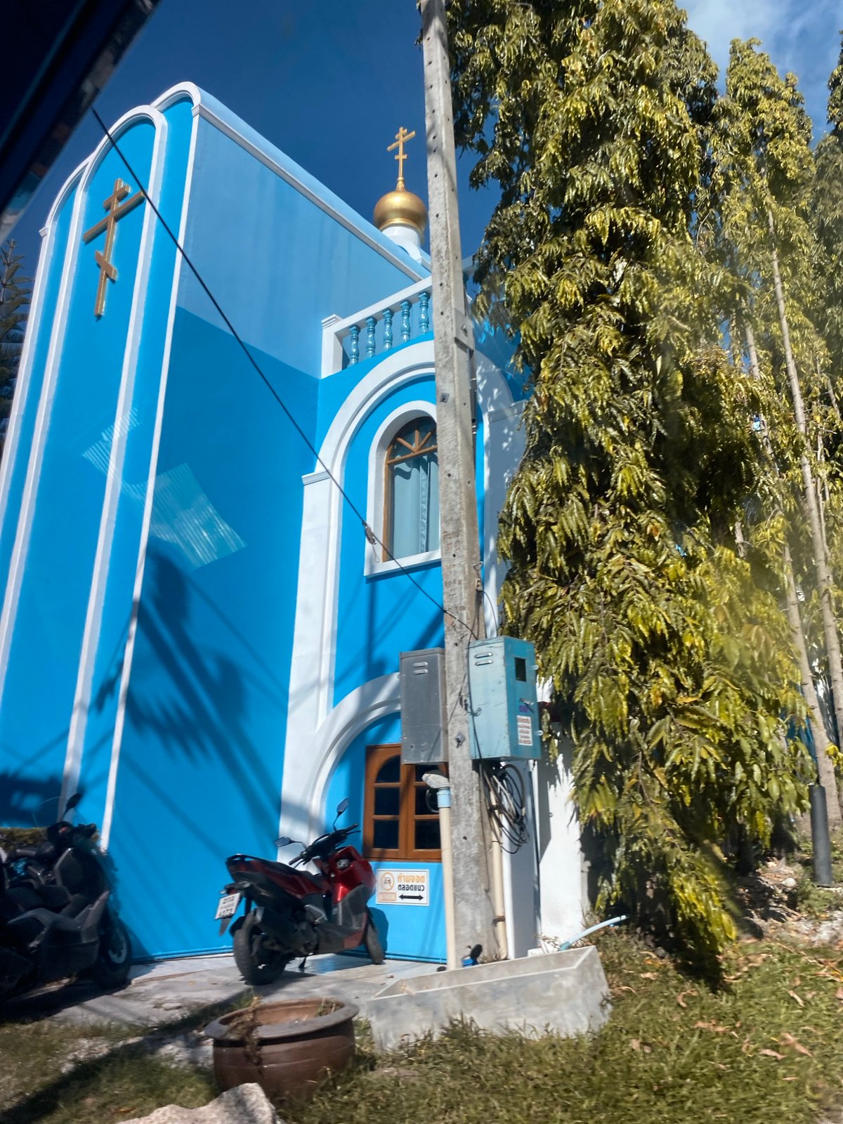 Cruising Ko Samui's Orthodox church and surrounding streets