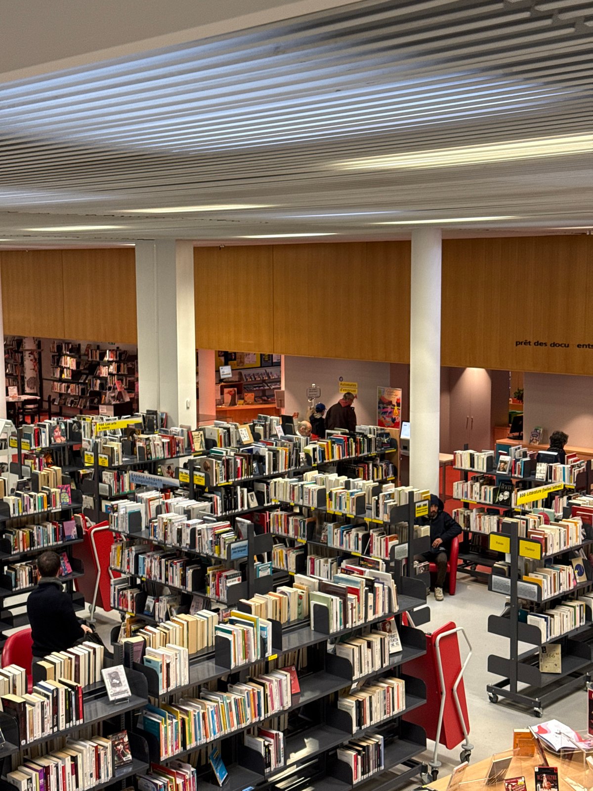 Man documented at multiple Strasbourg locations over afternoon period