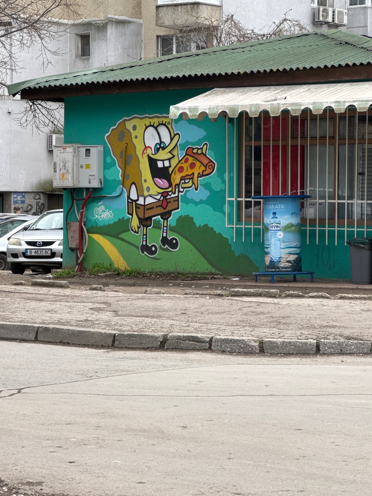 Morning street scenes and classroom life documented in Varna