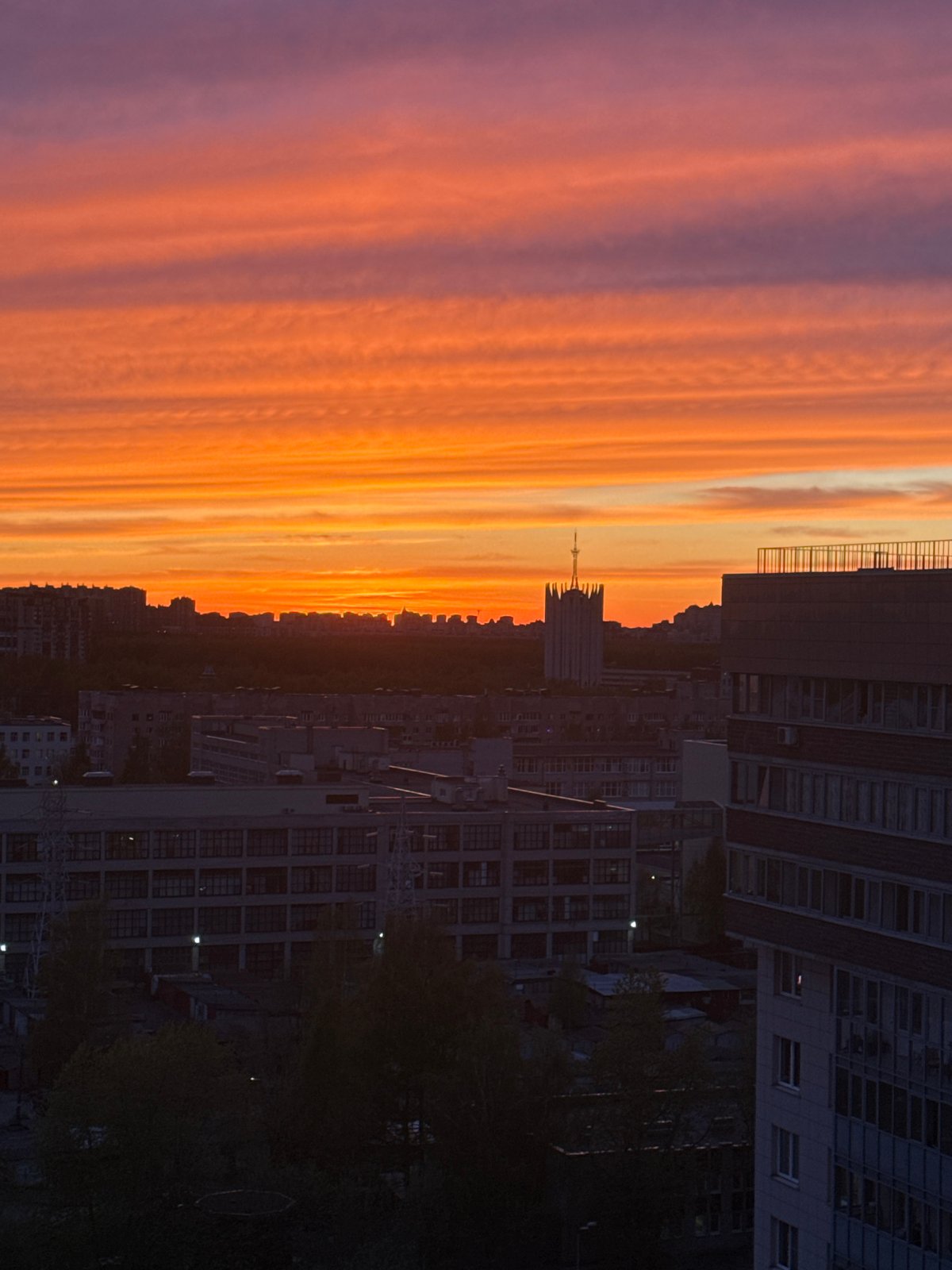 Urban sunset scenes documented across 28-minute timespan