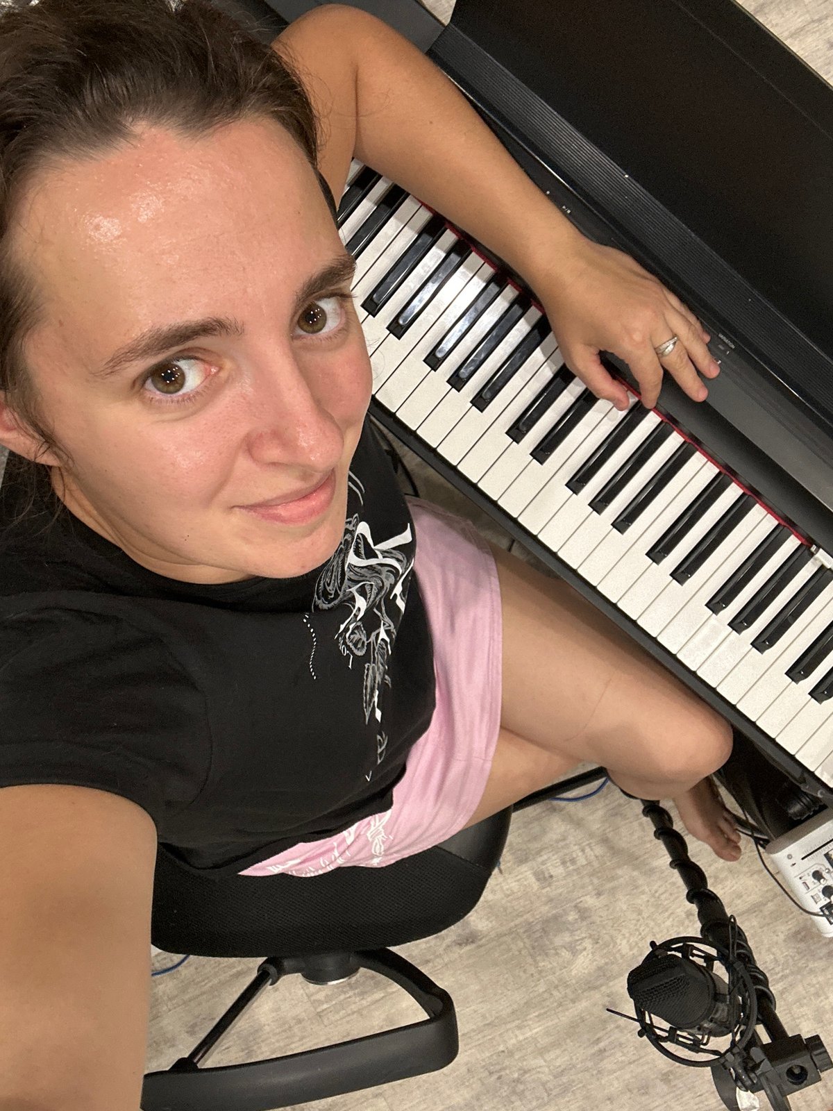 Home keyboard session in Orenburg, multiple angles