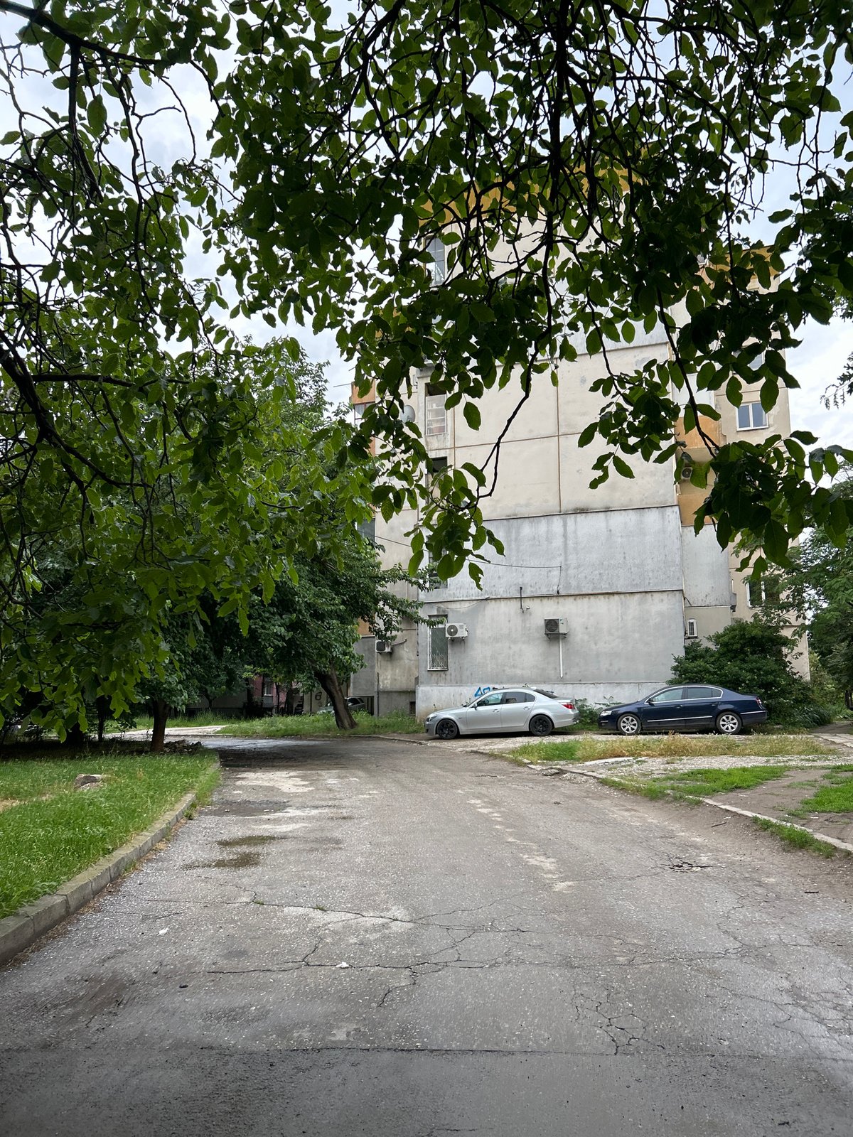 Overcast afternoon documented in Plovdiv residential area with family moments