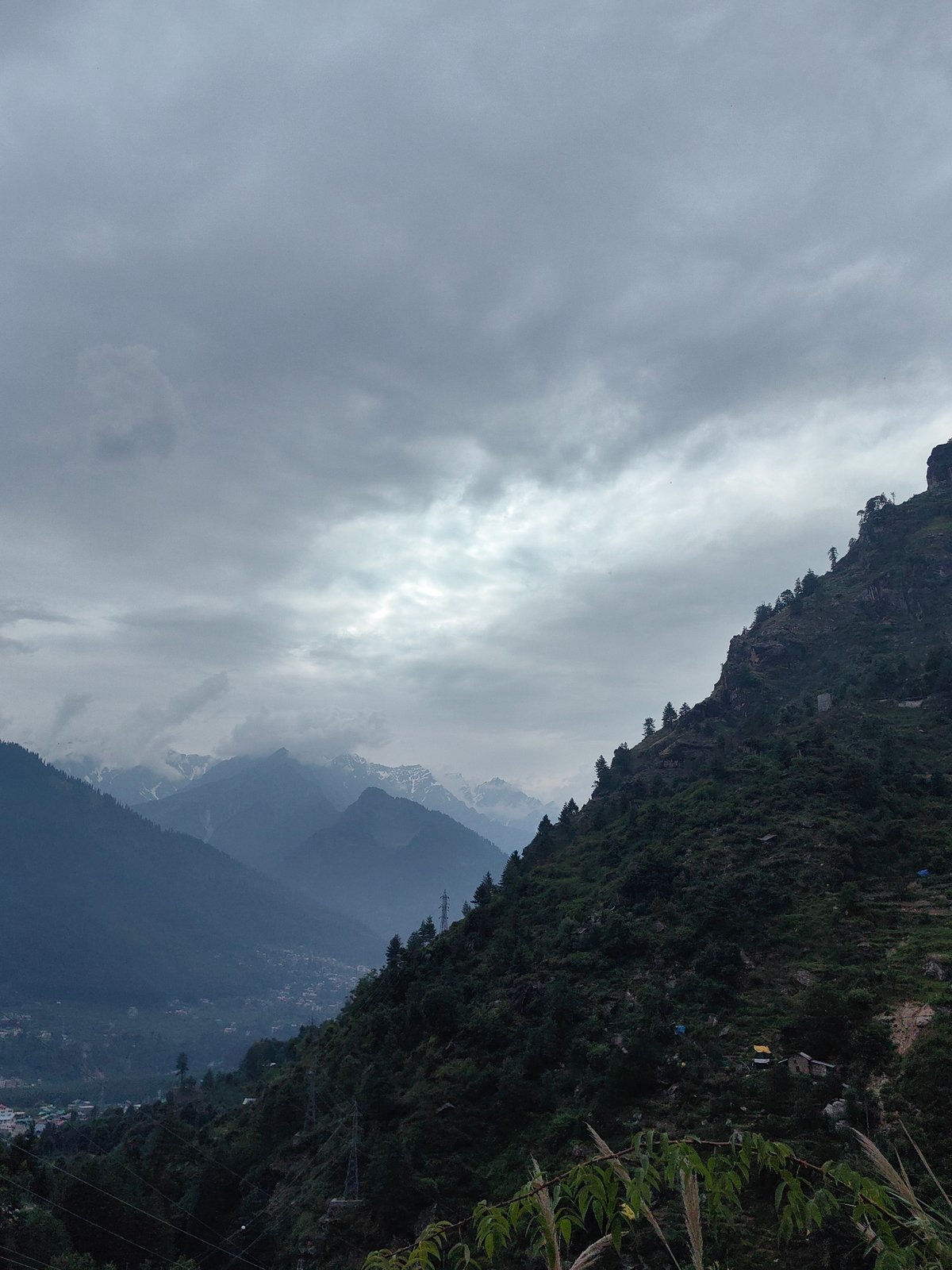 Morning walk through Prini's forests, viewpoints, and hillside structures