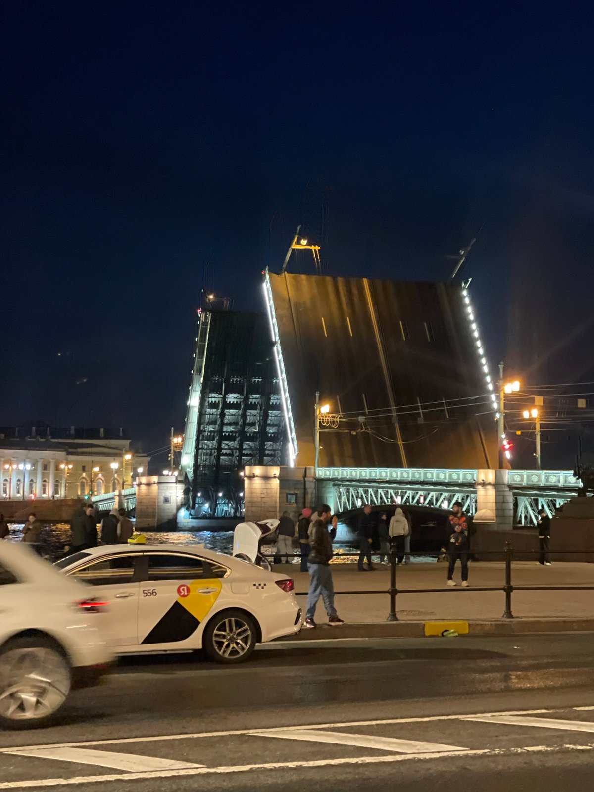 Palace Bridge opens for evening traffic in Saint Petersburg