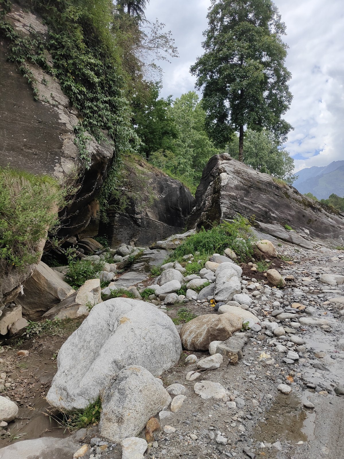 A quiet morning along Goshal's rocky riverbed and trails
