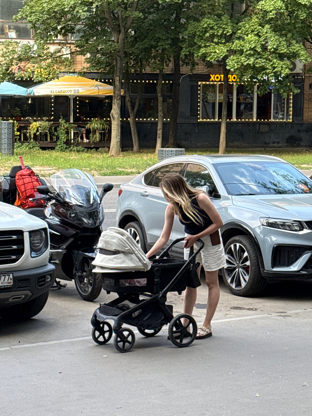 Casual afternoon slice of life in Moscow