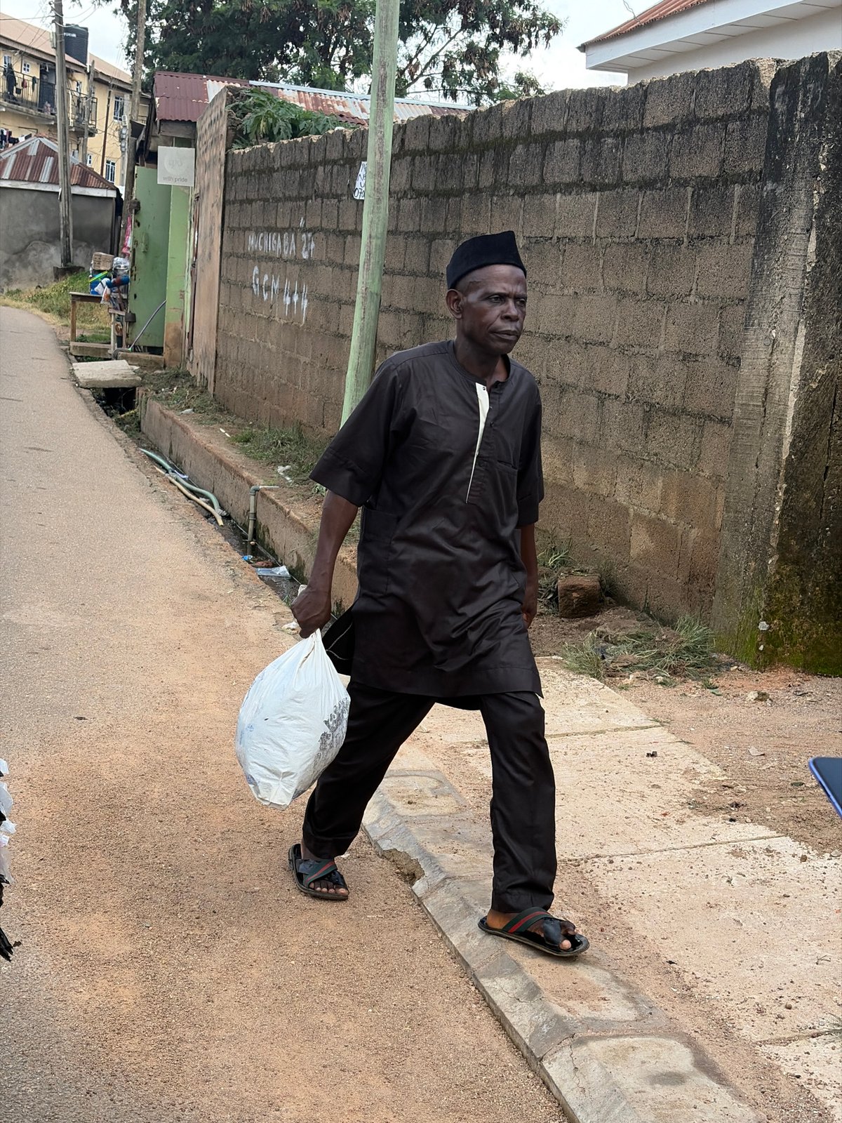 Everyday street life along the roads of Jos, Nigeria