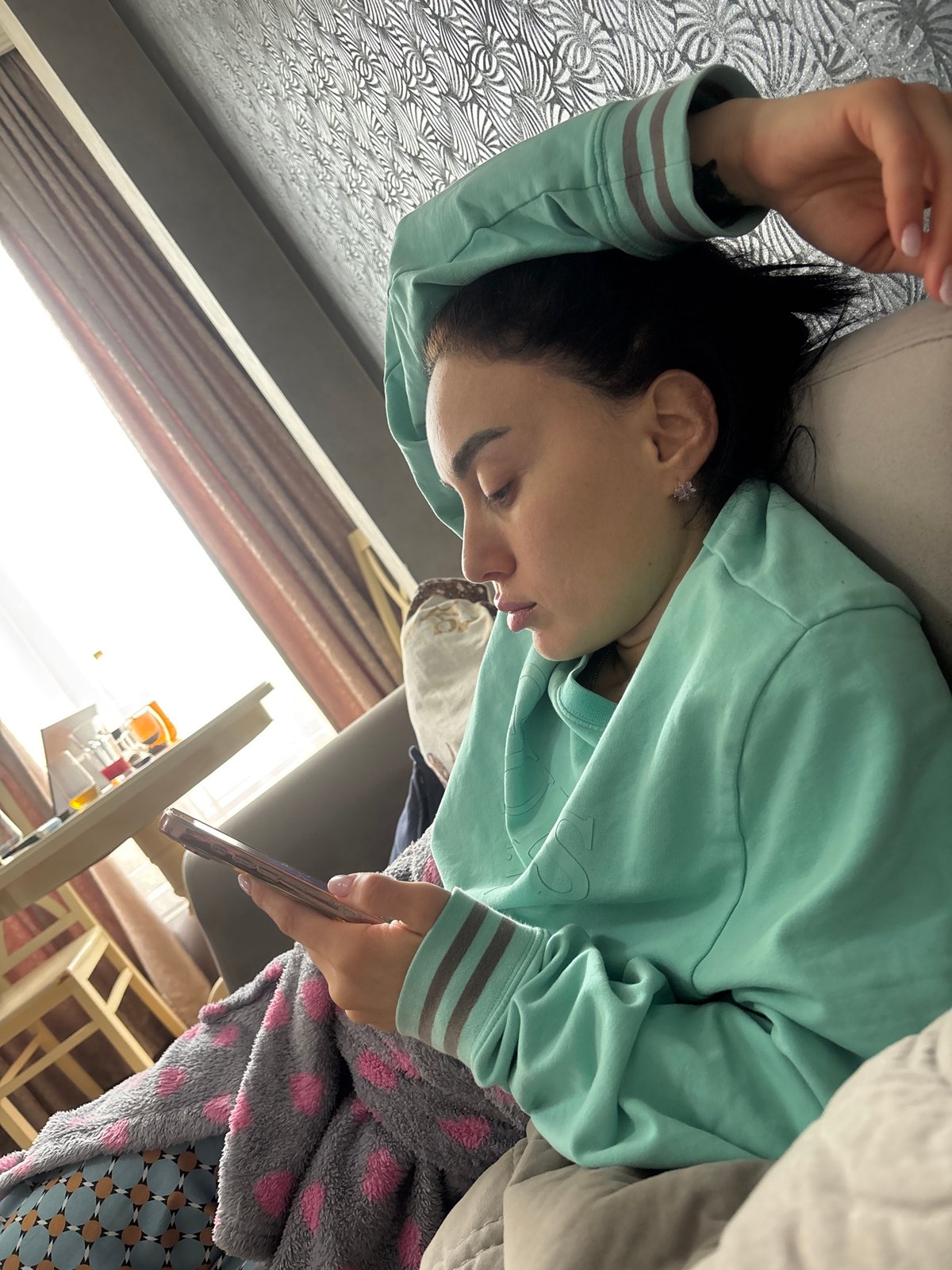 Tbilisi resident shares motivational quotes during morning social media session