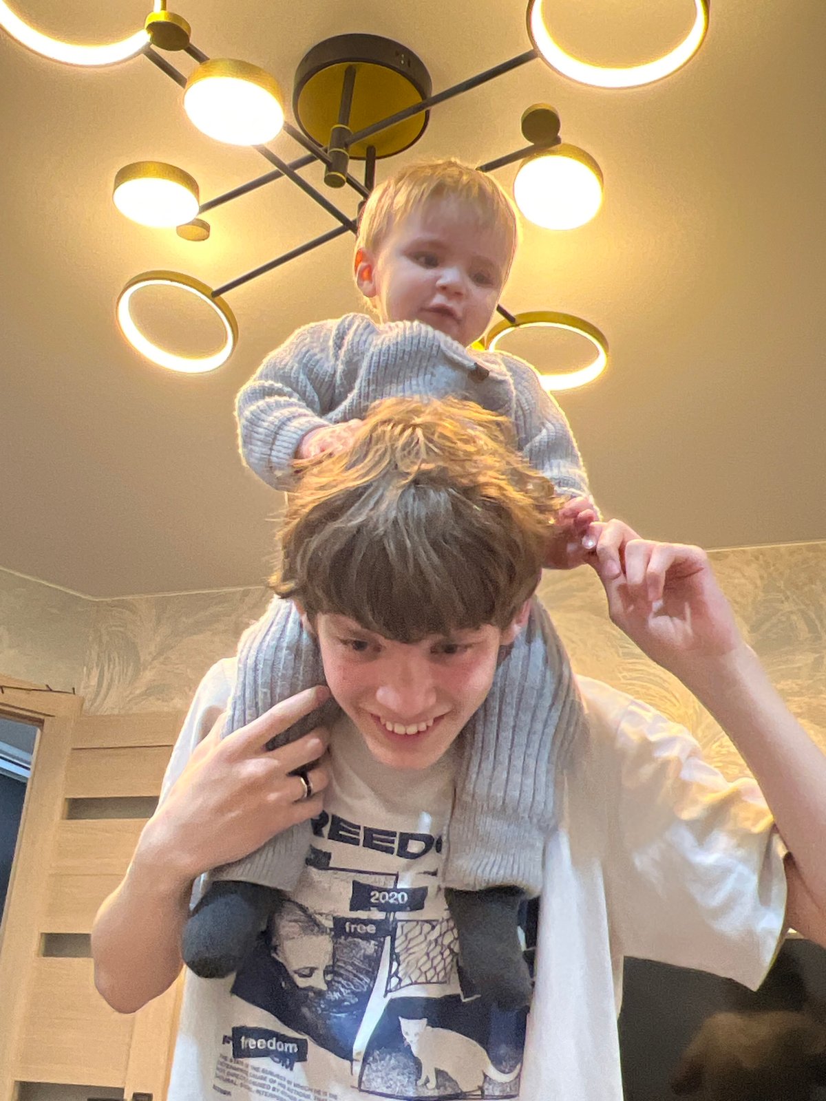 Casual indoor moments captured across Noviy, Russia afternoon