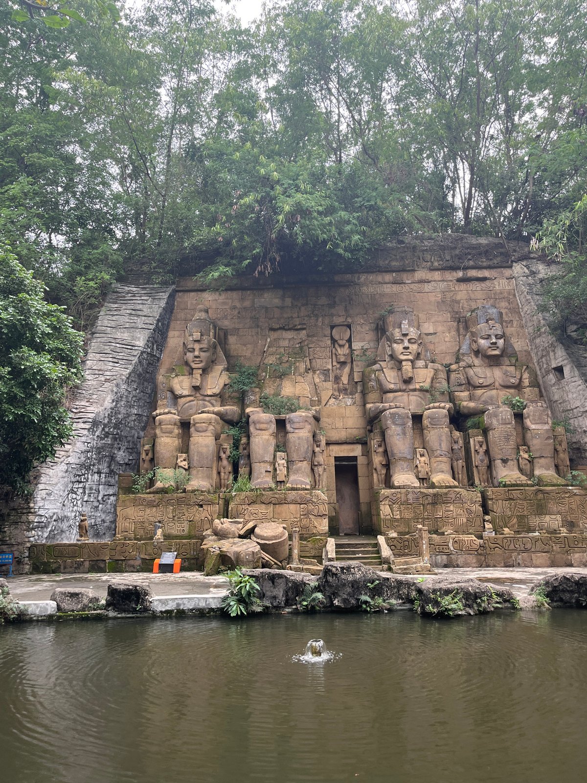 Egyptian-themed statues and hieroglyphs spotted in Nanshan District