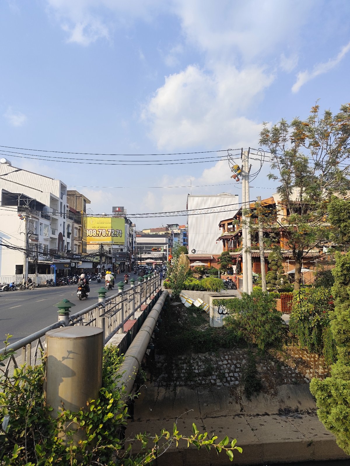 Morning scenes documented across Da Lat, Vietnam