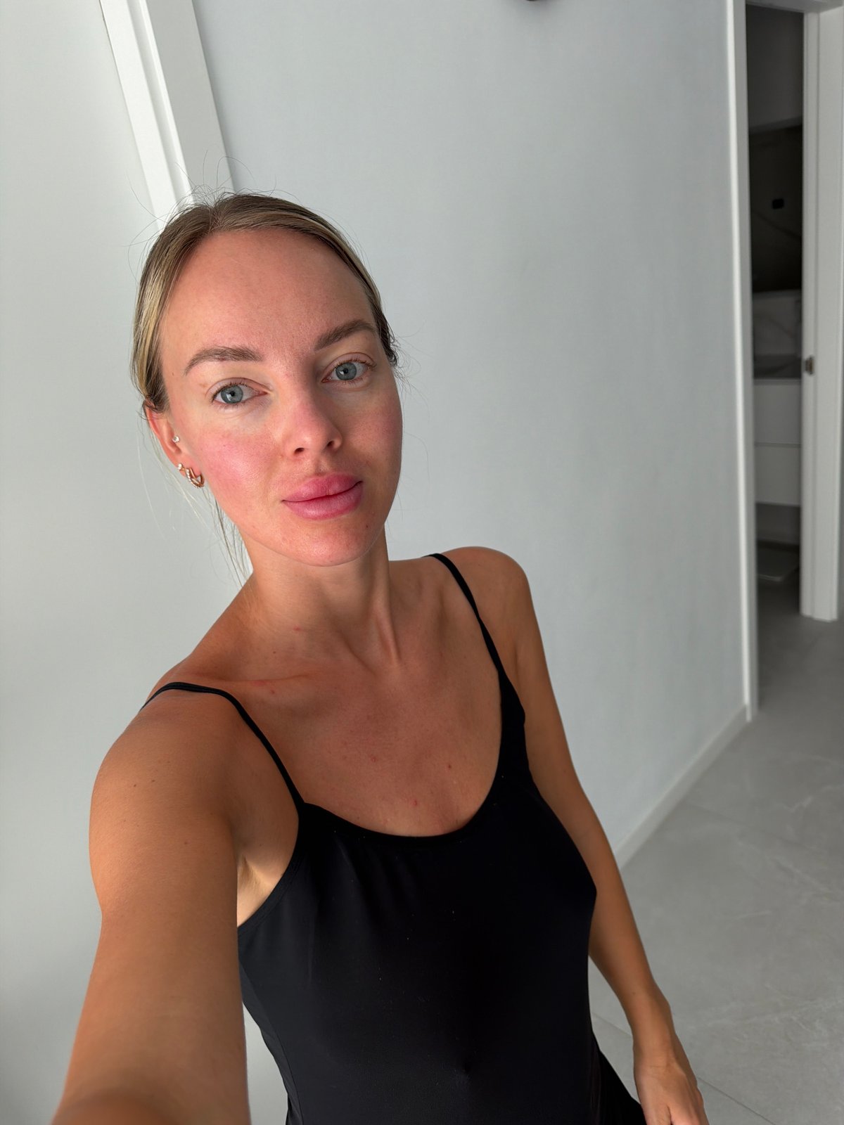 Syrniki with a candle and perfume — birthday morning in Finestrat