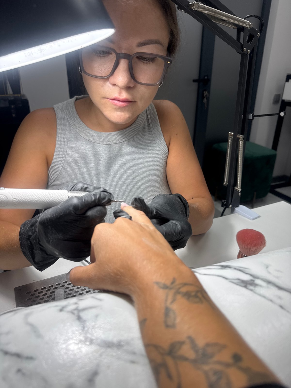 Nail salon session in Budva, with a few pre-night-out glimpses