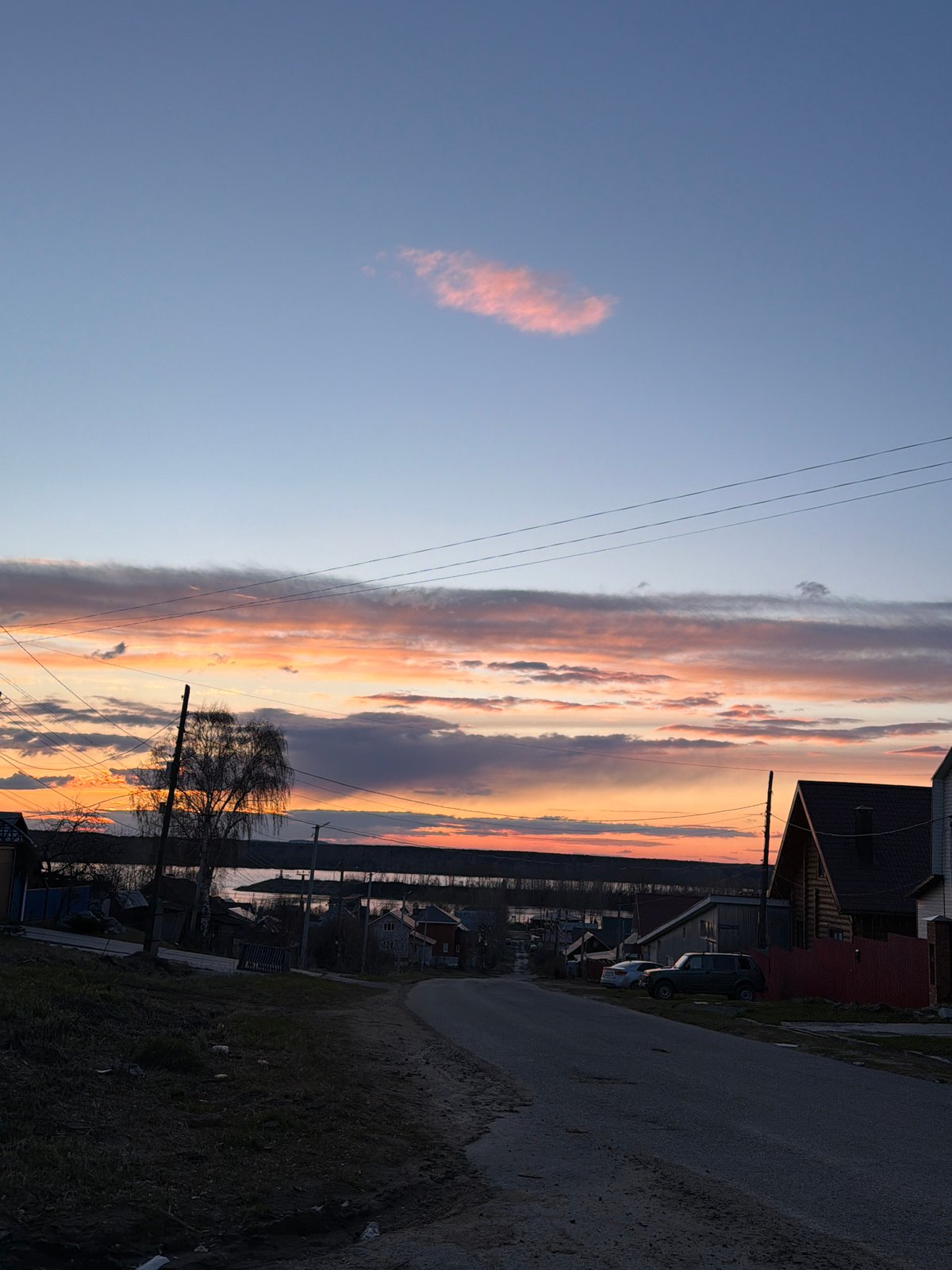 Quiet afternoon unfolds in Chaikovsky: cats, sunsets, daily routines