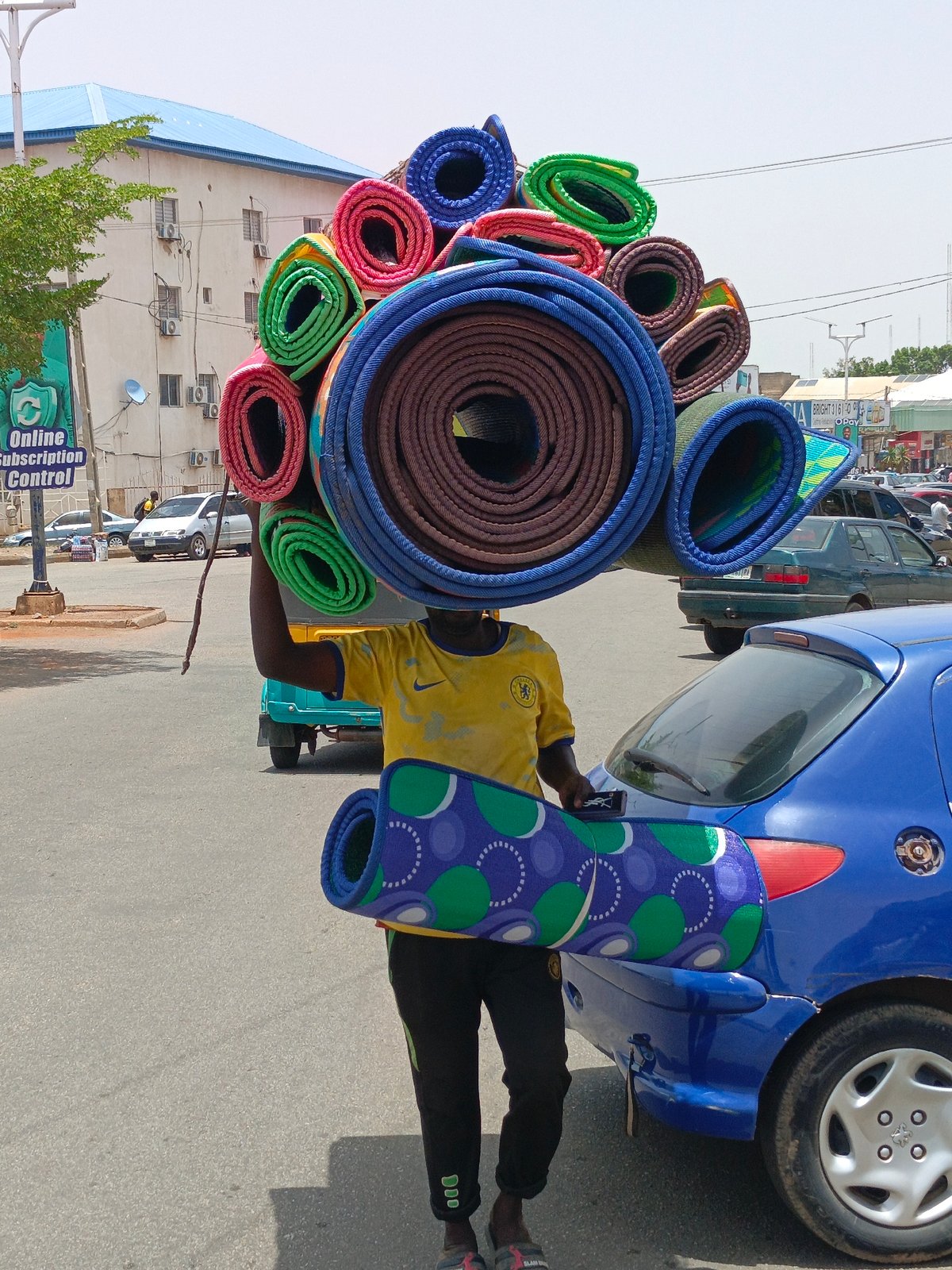 Urban daily life scenes documented across 32-minute span