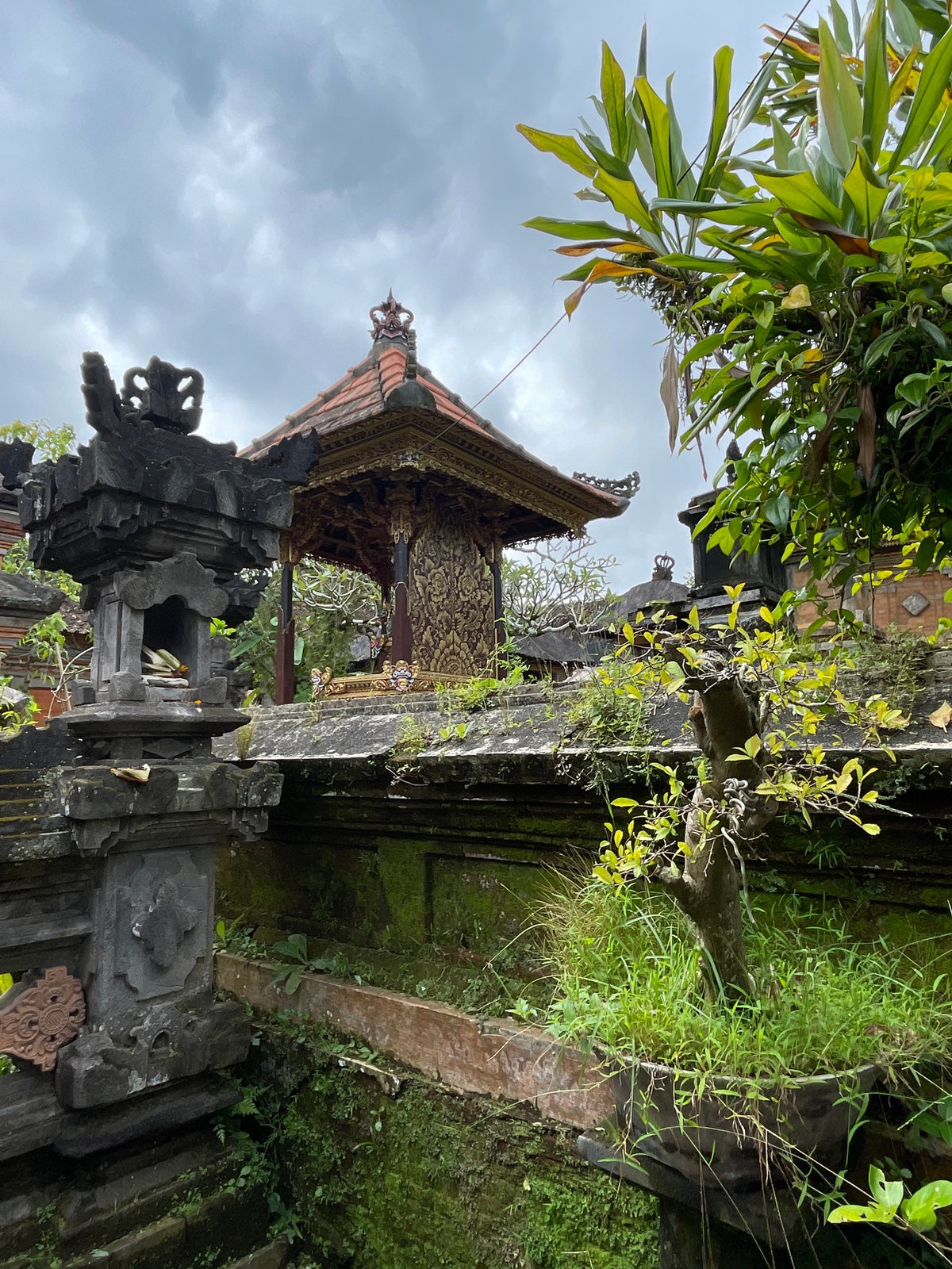 Early morning visit to traditional temple complex documented