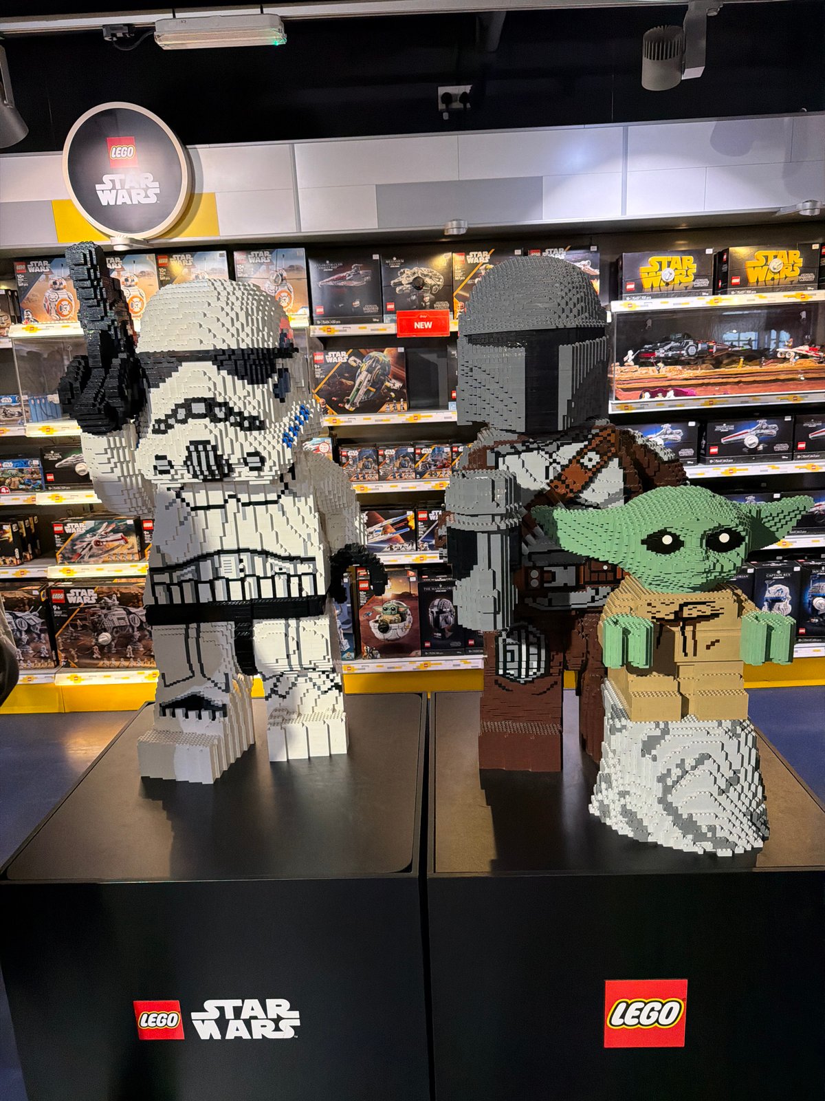 London street scenes and Hamleys toy shop activity captured