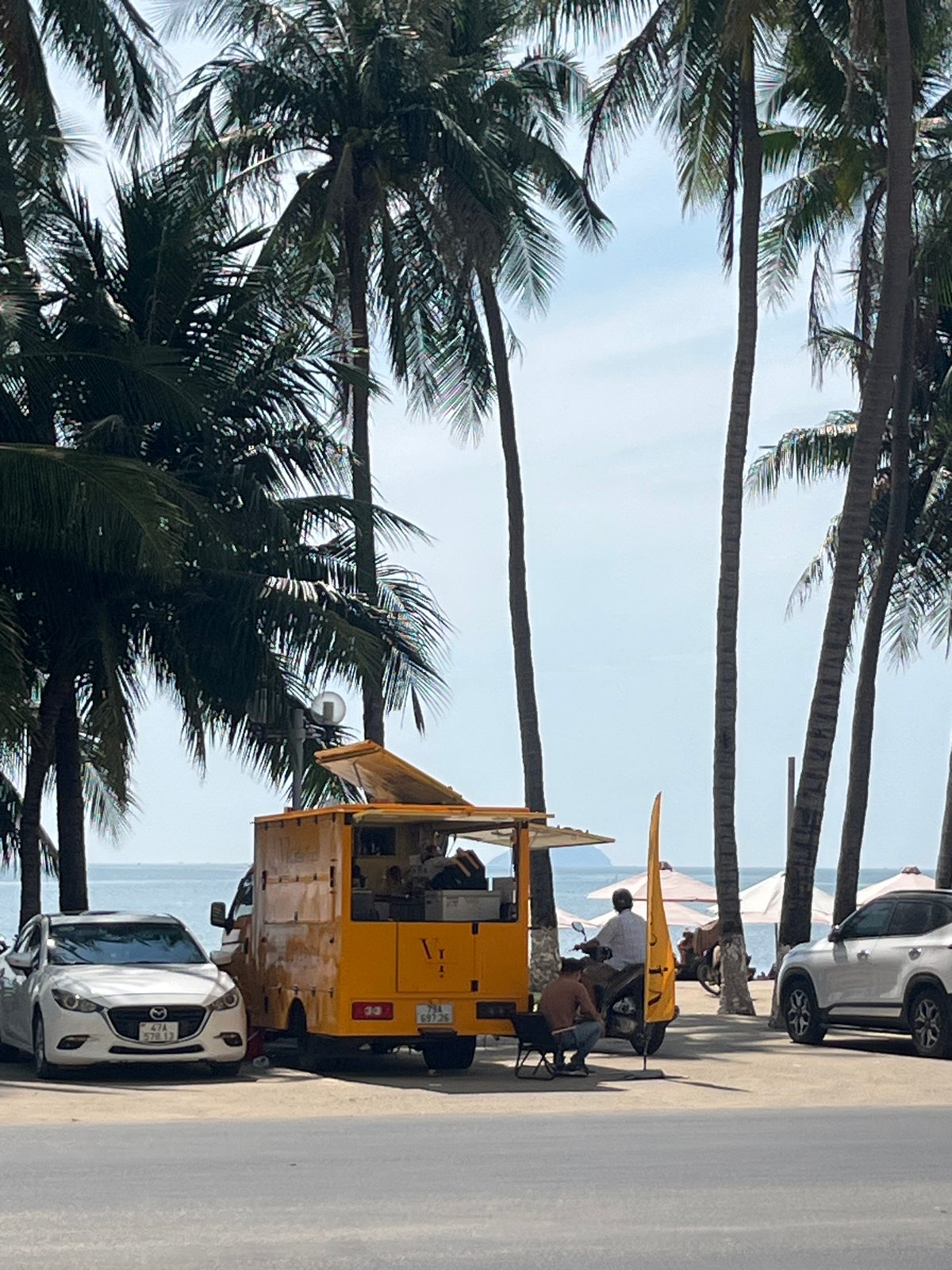 Early morning street life documented across Nha Trang ward