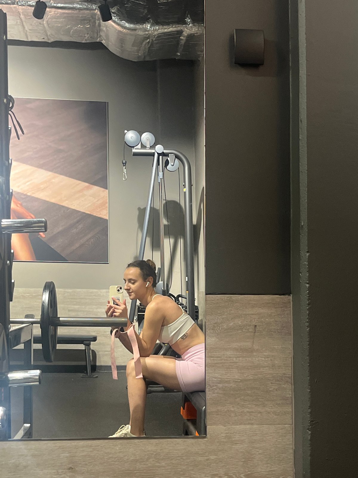 Routine workout session documented at Saarbrücken gym