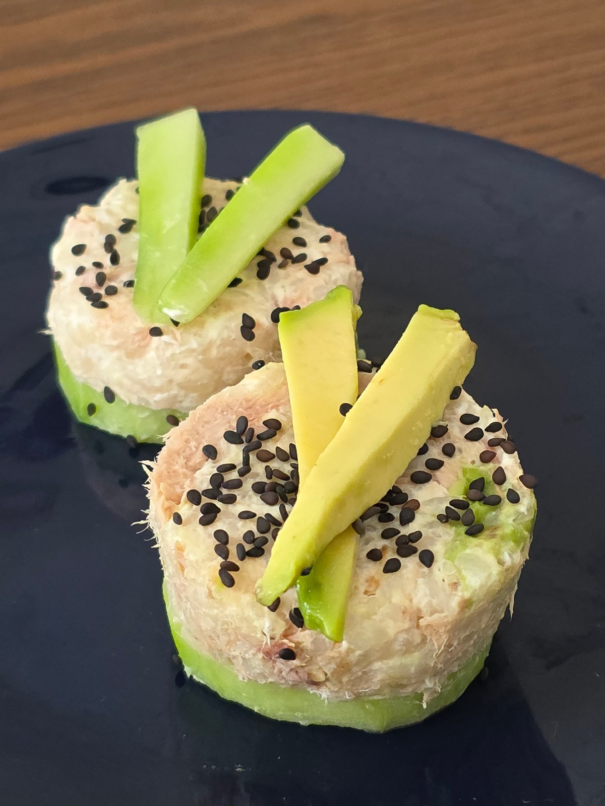 Avocado tuna appetizers photographed in Puebla restaurant setting